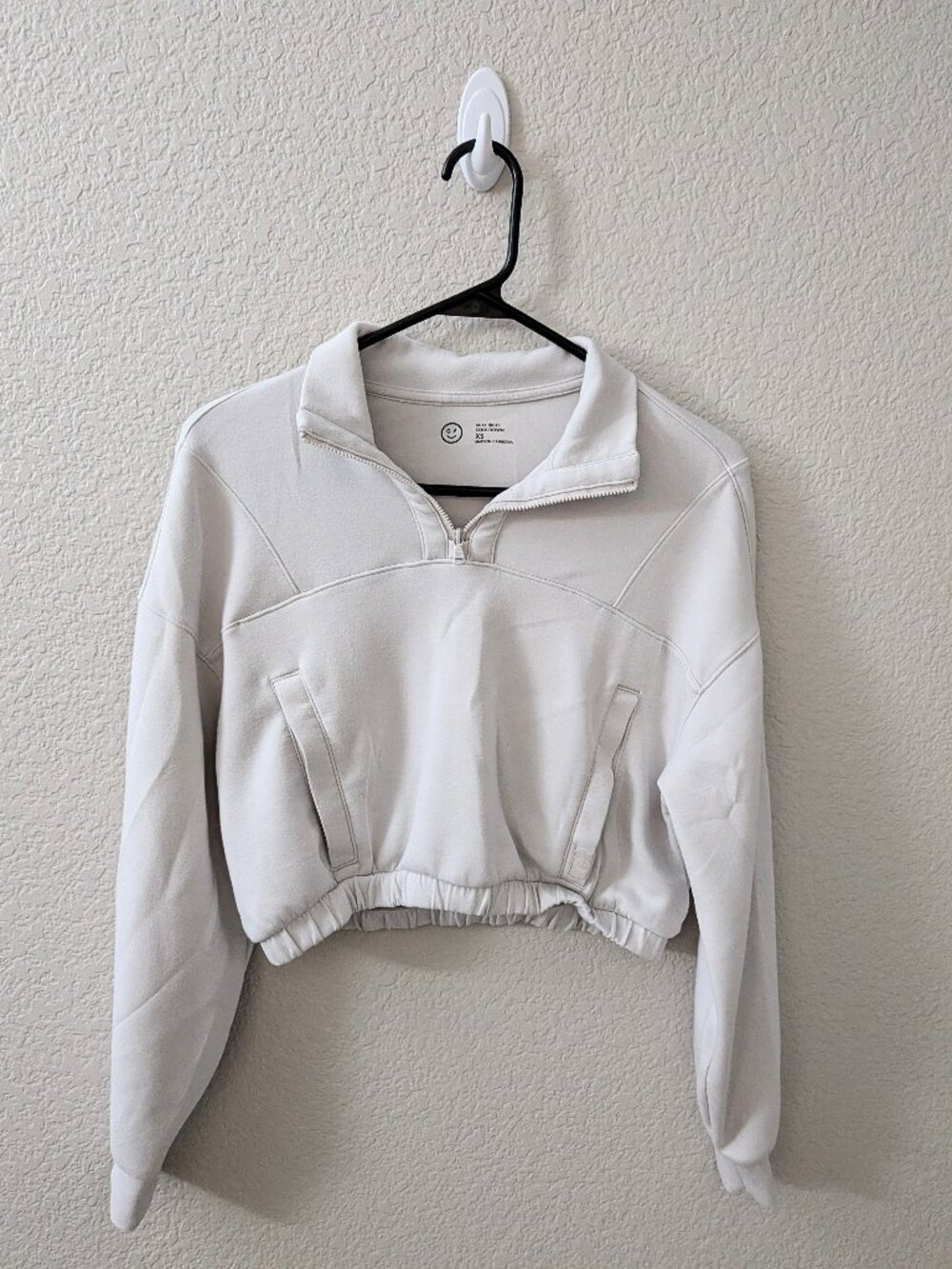 Gilly Hicks beige active cooldown quarter-zip - Size XS